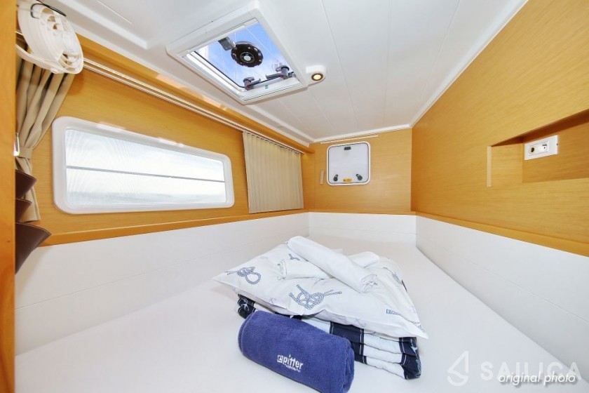 Lagoon 400 S2 - Yacht Charter Sailica