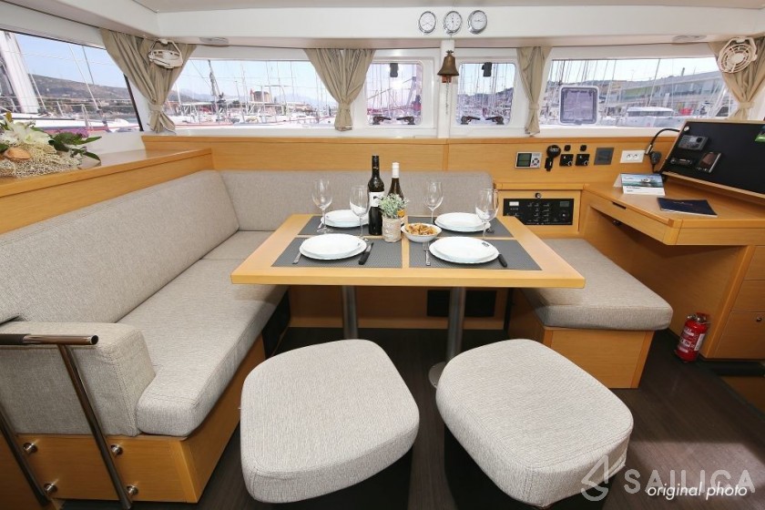 Lagoon 400 S2 - Yacht Charter Sailica