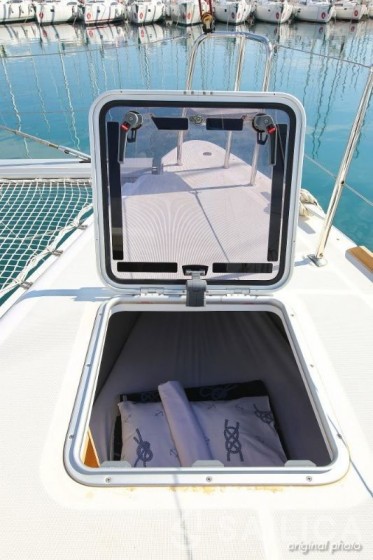 Lagoon 400 S2 - Yacht Charter Sailica