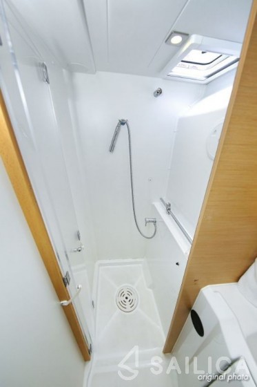 Lagoon 400 S2 - Yacht Charter Sailica