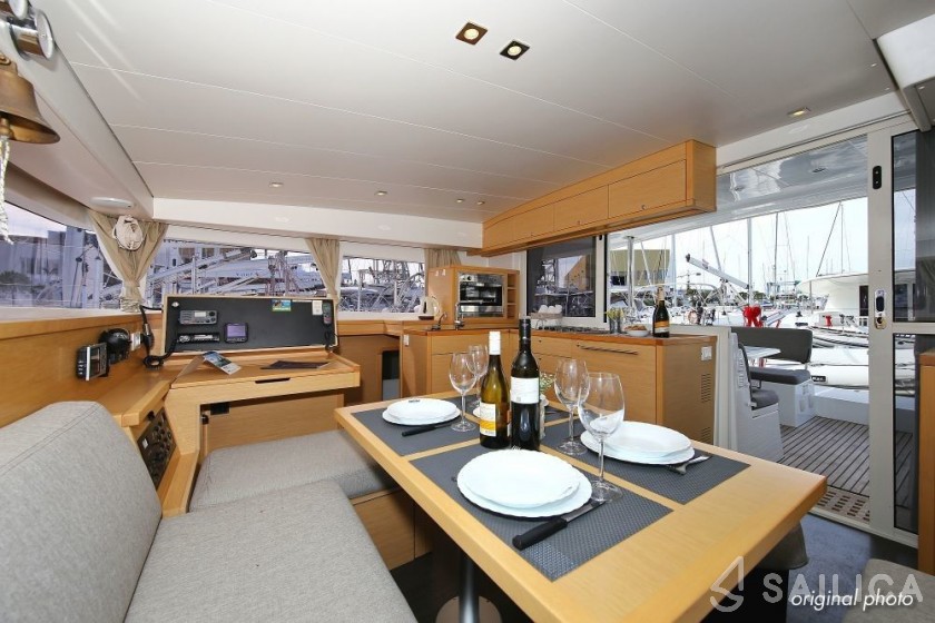 Lagoon 400 S2 - Yacht Charter Sailica