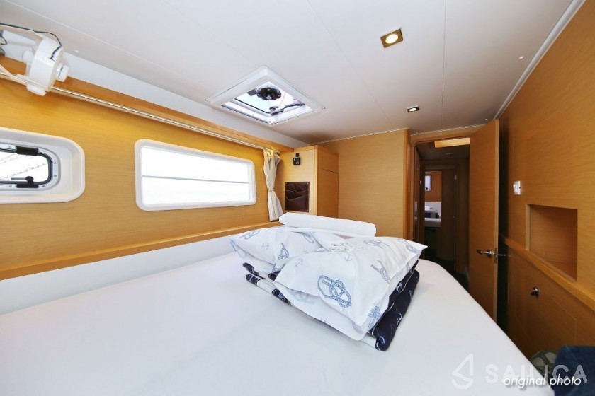 Lagoon 400 S2 - Yacht Charter Sailica