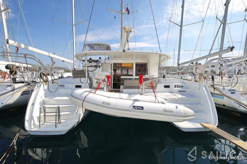 Lagoon 400 S2 - Yacht Charter Sailica