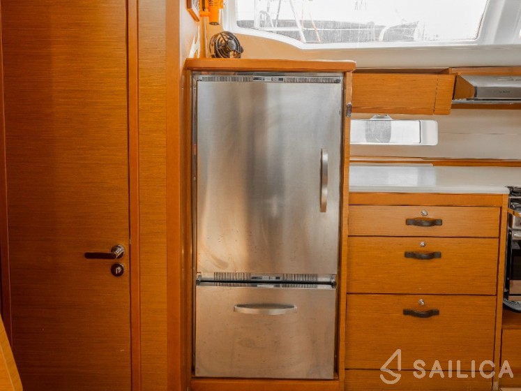 Jeanneau 54 - Yacht Charter Sailica