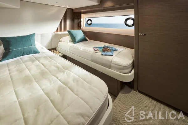 Princess 72 Fly - Yacht Charter Sailica