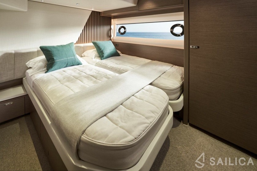 Princess 72 Fly - Yacht Charter Sailica