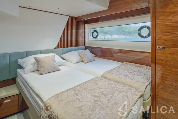 Princess 72 Fly - Yacht Charter Sailica