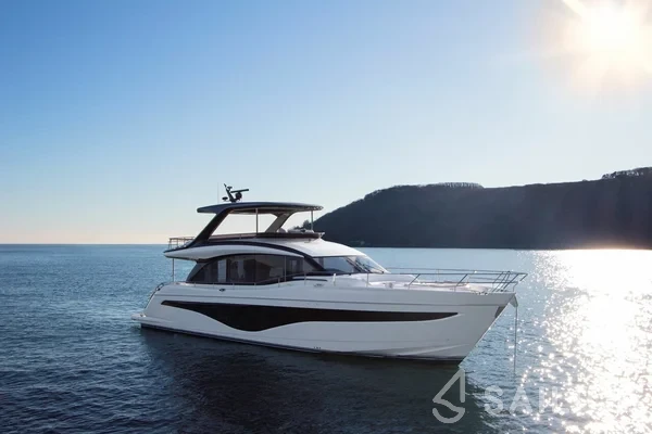 Princess 72 Fly - Yacht Charter Sailica