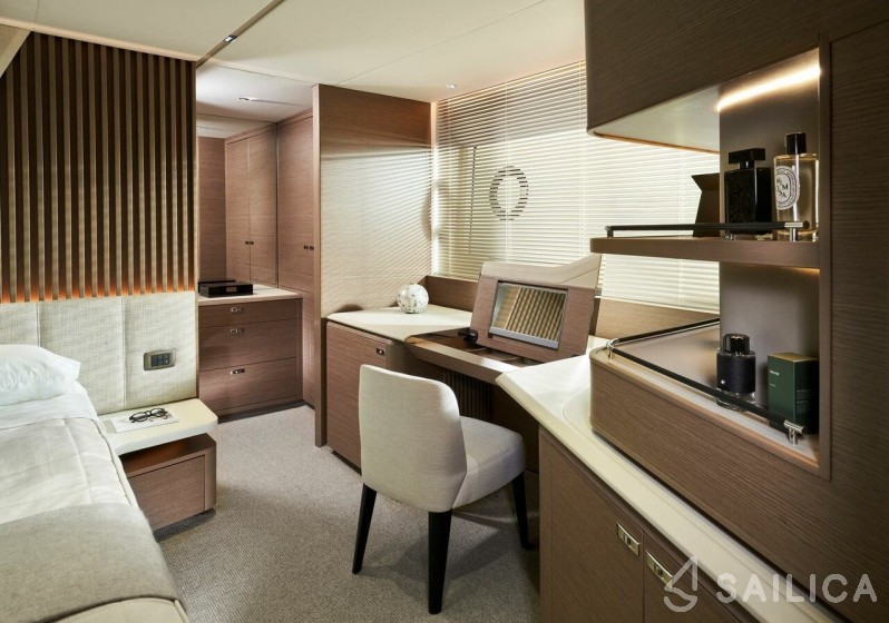Princess 72 Fly - Yacht Charter Sailica