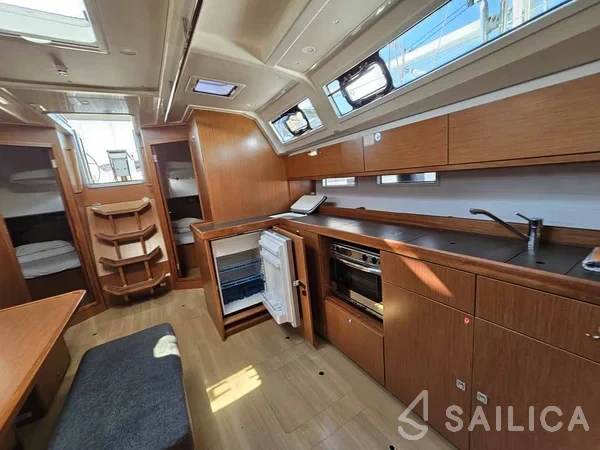 Bavaria 46 Cruiser - Yacht Charter Sailica