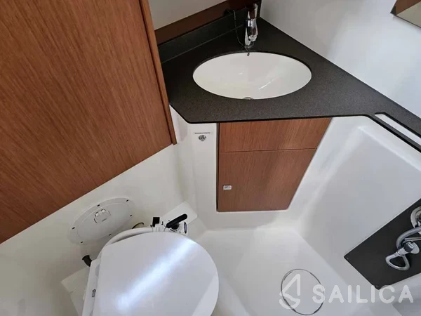 Bavaria 46 Cruiser - Yacht Charter Sailica
