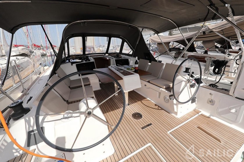 Dufour 382 GL - Yacht Charter Sailica
