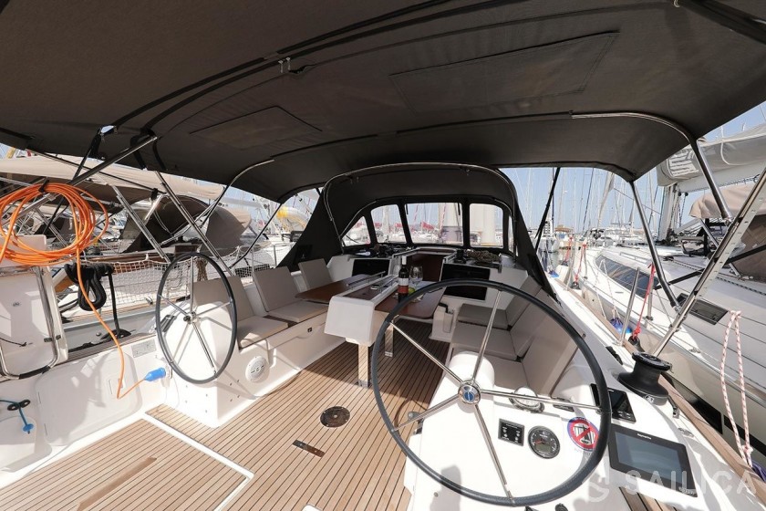Dufour 382 GL - Yacht Charter Sailica
