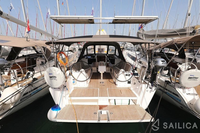 Dufour 382 GL - Yacht Charter Sailica