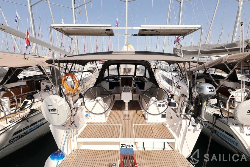 Dufour 382 GL - Yacht Charter Sailica