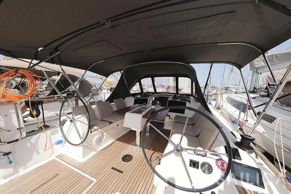 Dufour 382 GL - Yacht Charter Sailica