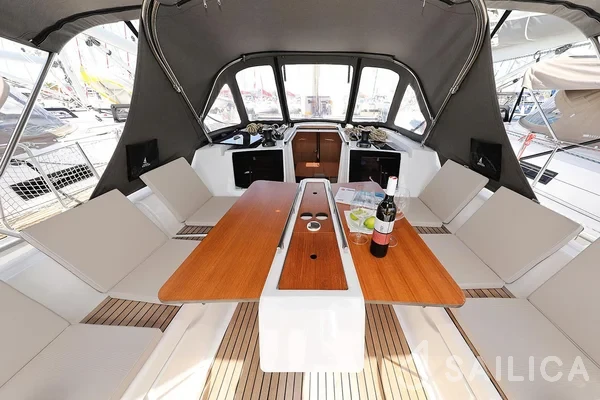 Dufour 382 GL - Yacht Charter Sailica