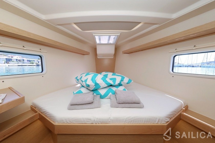 Hanse 418 - Yacht Charter Sailica