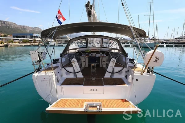 Hanse 418 - Yacht Charter Sailica