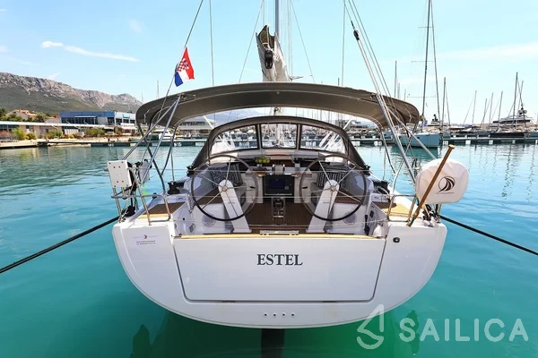 Hanse 418 - Yacht Charter Sailica