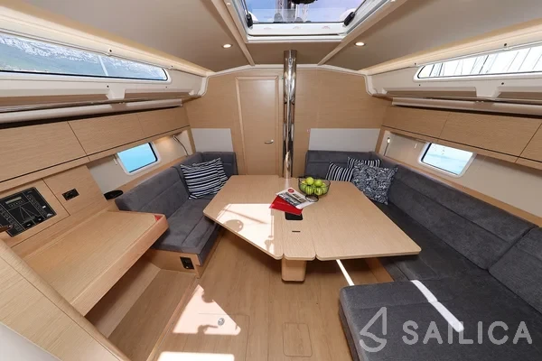Hanse 418 - Yacht Charter Sailica
