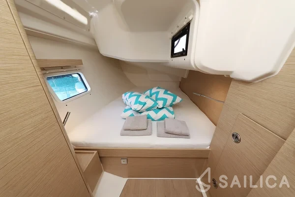Hanse 418 - Yacht Charter Sailica