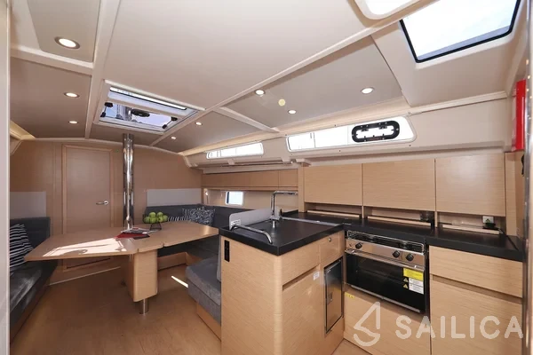 Hanse 418 - Yacht Charter Sailica
