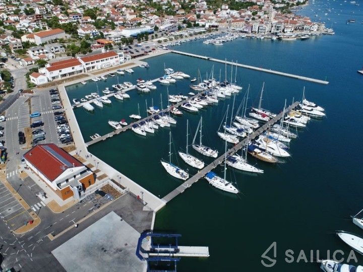 Sun Odyssey 410 - Yacht Charter Sailica