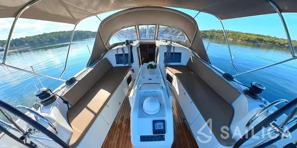 Sun Odyssey 410 - Yacht Charter Sailica