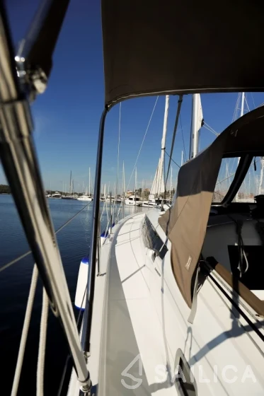 Sun Odyssey 410 - Yacht Charter Sailica