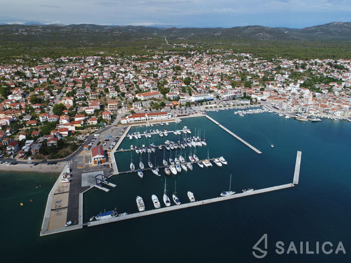 Sun Odyssey 410 - Yacht Charter Sailica