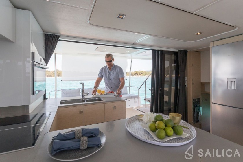 Fountaine Pajot MY6 - Yacht Charter Sailica
