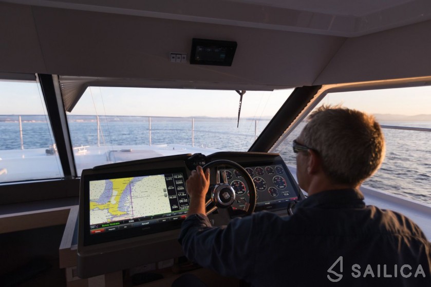 Fountaine Pajot MY6 - Yacht Charter Sailica