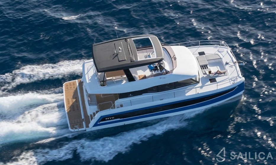 Fountaine Pajot MY6 - Yacht Charter Sailica