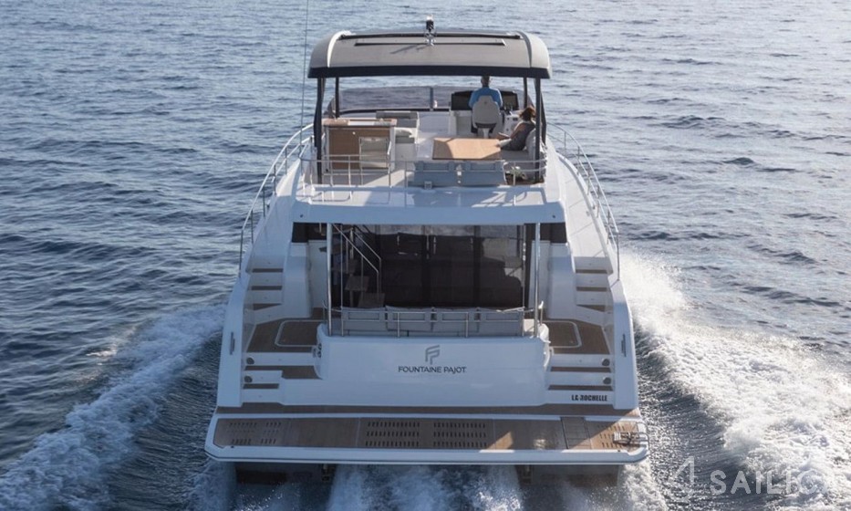 Fountaine Pajot MY6 - Yacht Charter Sailica