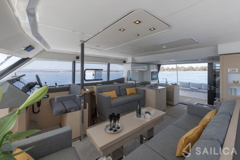 Fountaine Pajot MY6 - Yacht Charter Sailica