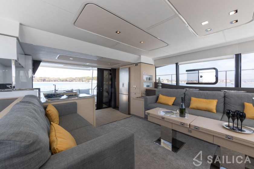 Fountaine Pajot MY6 - Yacht Charter Sailica