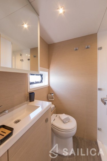 Fountaine Pajot MY6 - Yacht Charter Sailica