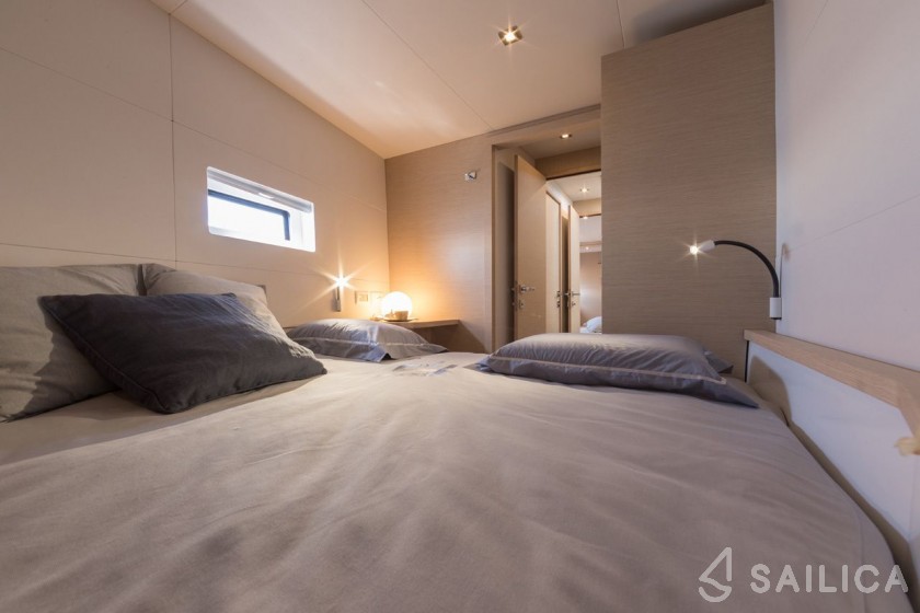 Fountaine Pajot MY6 - Yacht Charter Sailica