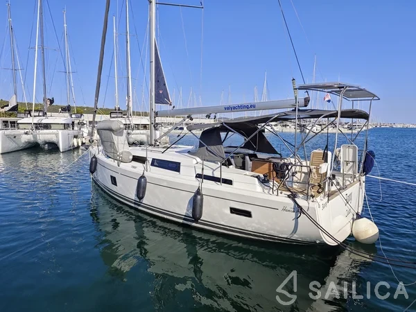 Hanse 388 - Yacht Charter Sailica