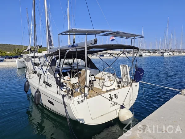 Hanse 388 - Yacht Charter Sailica