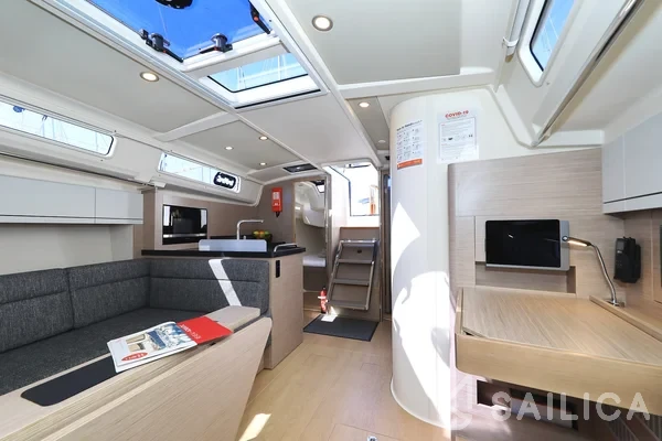 Hanse 418 - Yacht Charter Sailica