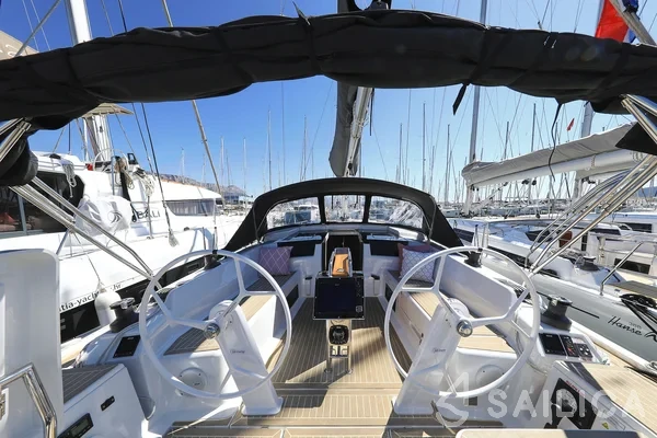 Hanse 418 - Yacht Charter Sailica