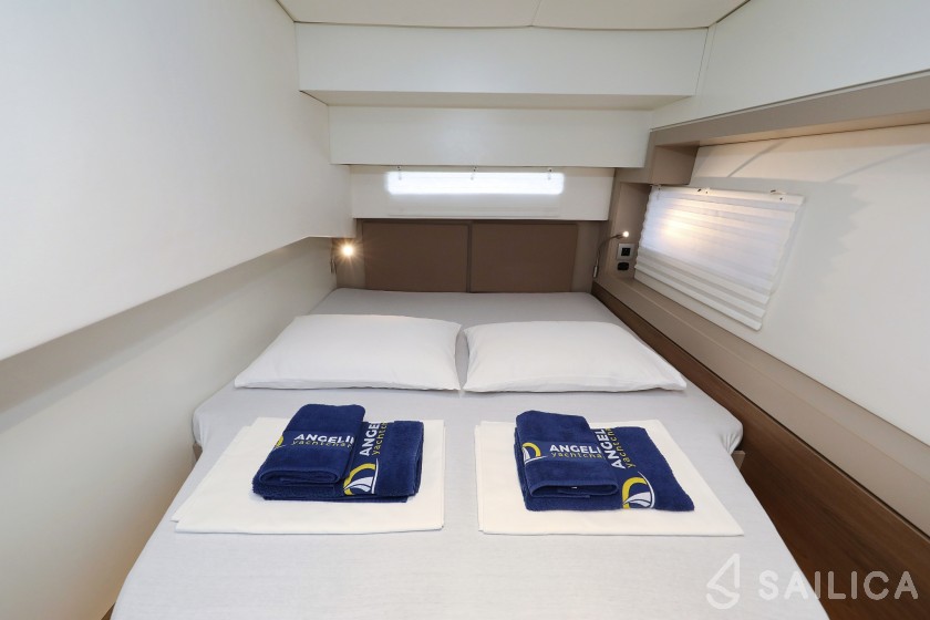 Bali 4.2 - Yacht Charter Sailica