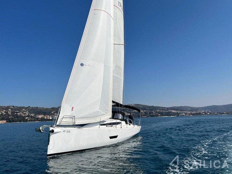Elan E5 - Yacht Charter Sailica