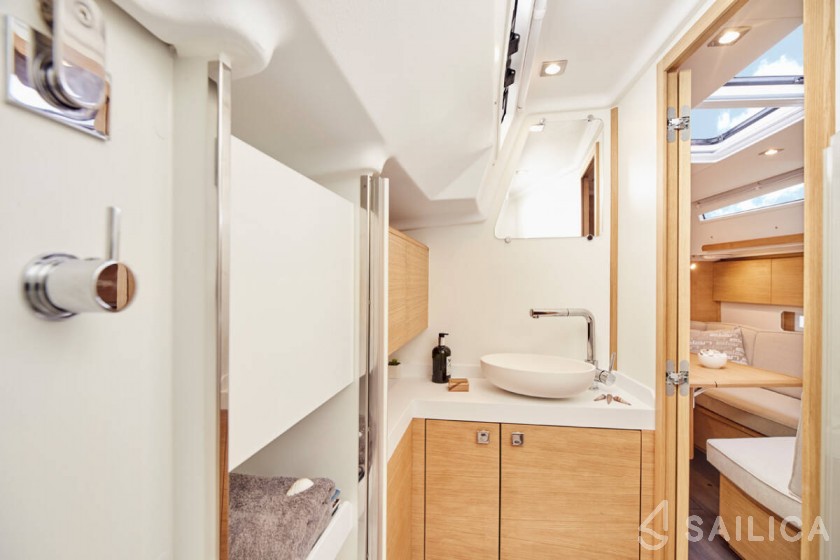 Elan E5 - Yacht Charter Sailica