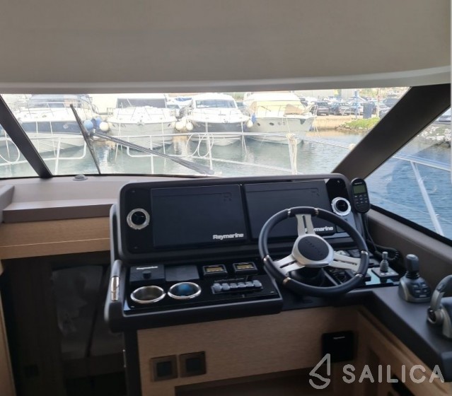Prestige 46 Fly - Yacht Charter Sailica