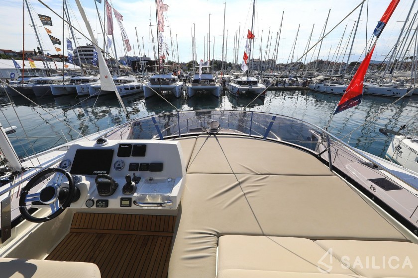 Prestige 46 Fly - Yacht Charter Sailica