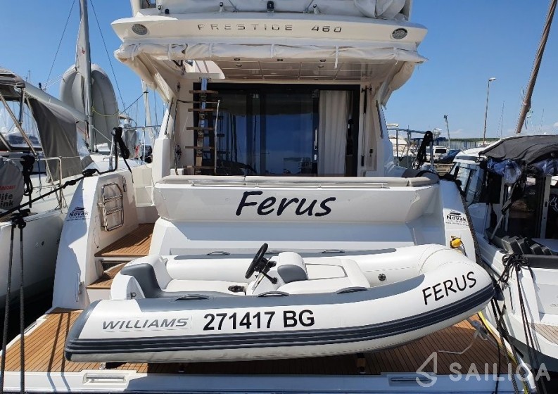 Prestige 46 Fly - Yacht Charter Sailica