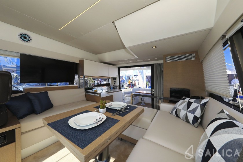 Prestige 46 Fly - Yacht Charter Sailica